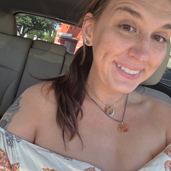 Meet your Posher, Shellby - Picture 4 of 4